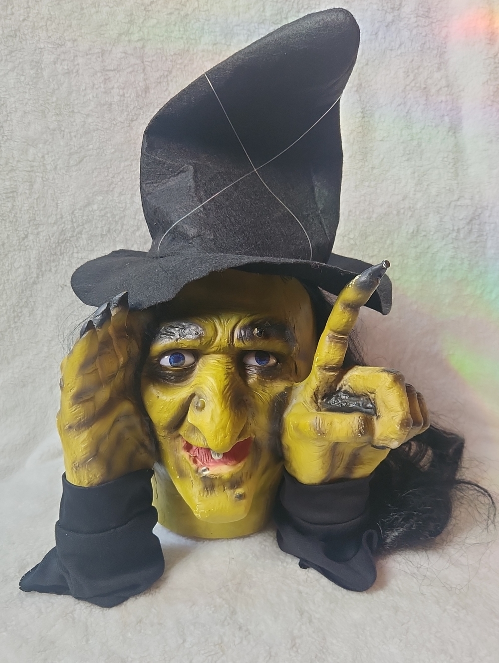 Scary Peeper, Halloween, Spooky Green Tappping Window Witch Decoration